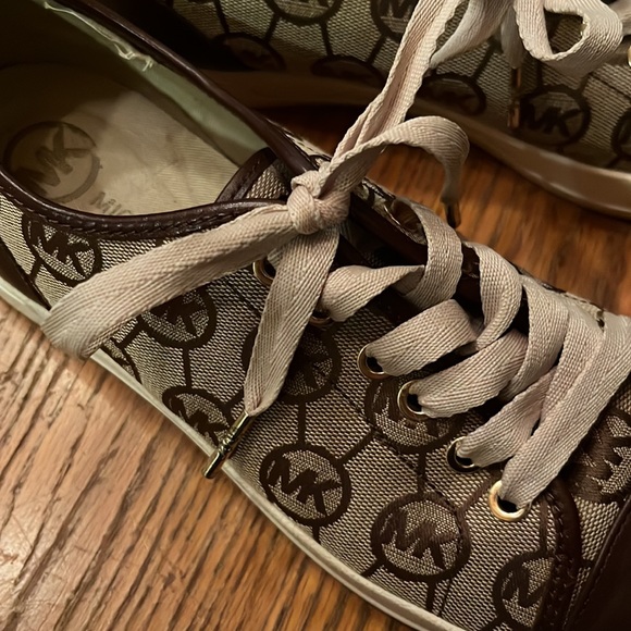 MK Sneakers - Picture 2 of 5